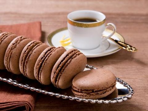Walnut-Chocolate-Macarons